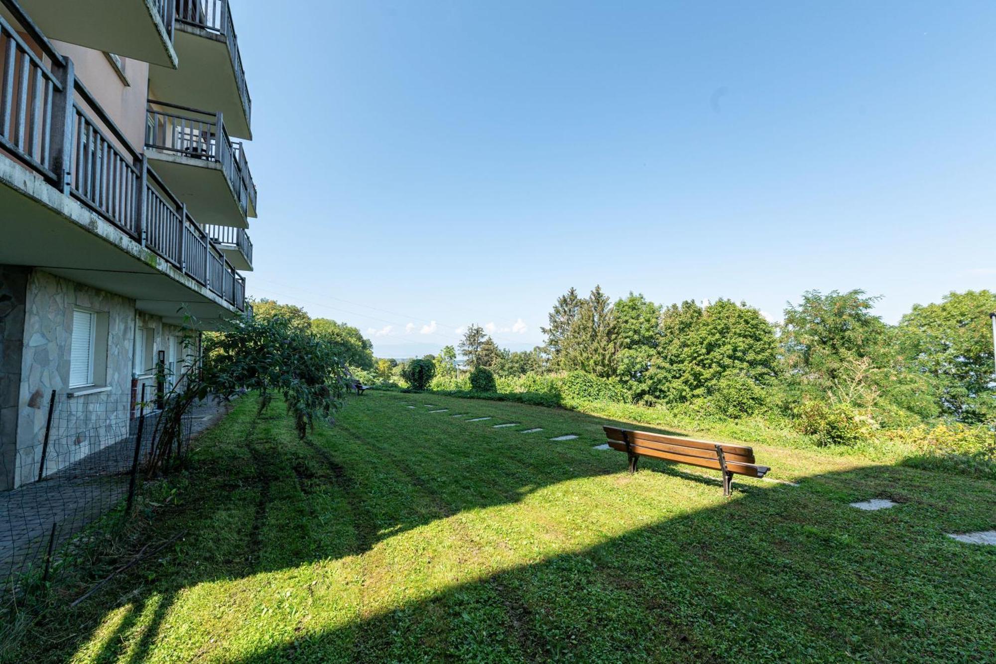 Zenitude Hôtel-Résidences Les Terrasses du Lac Évian-les-Bains Esterno foto