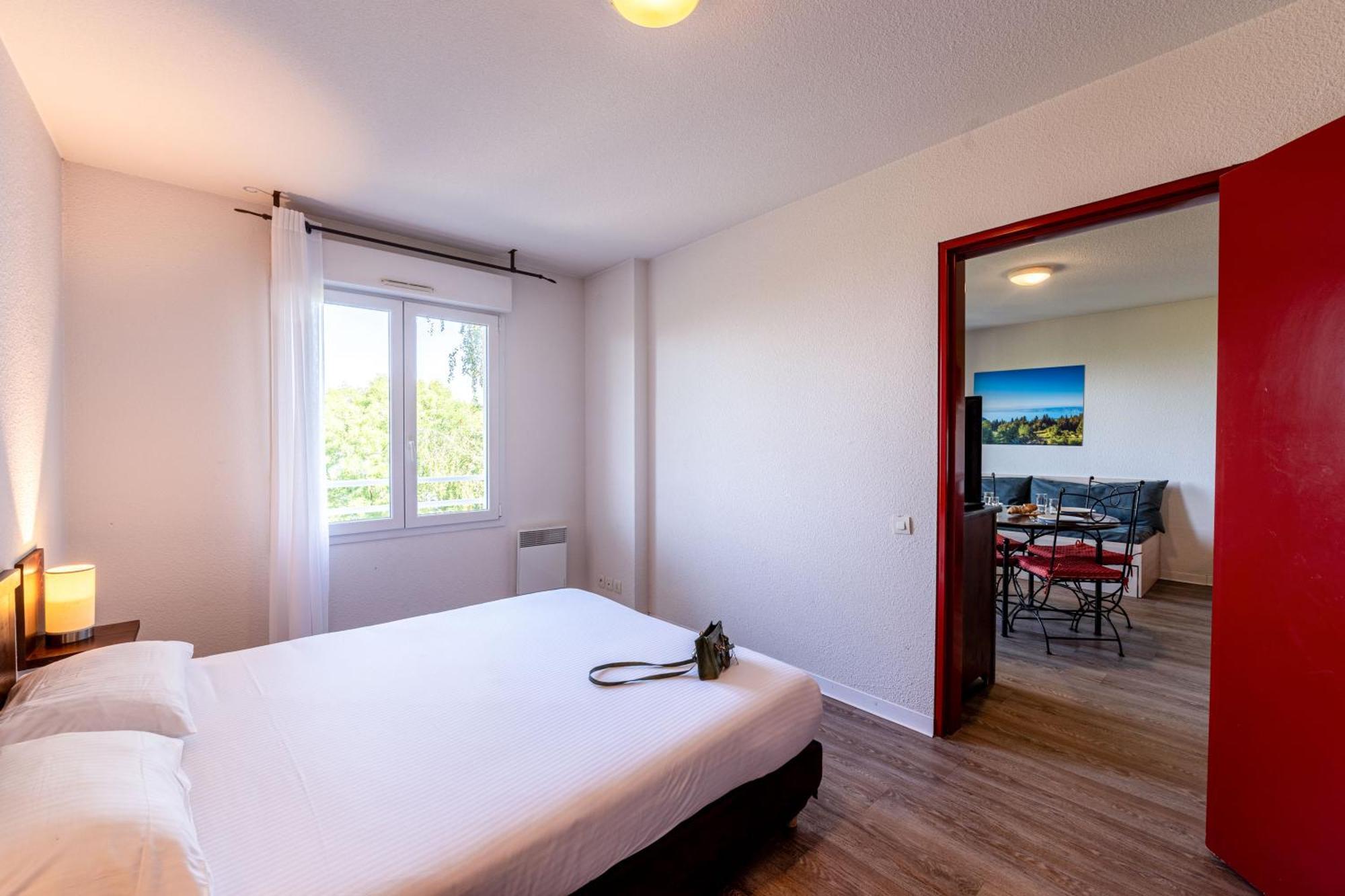 Zenitude Hôtel-Résidences Les Terrasses du Lac Évian-les-Bains Esterno foto